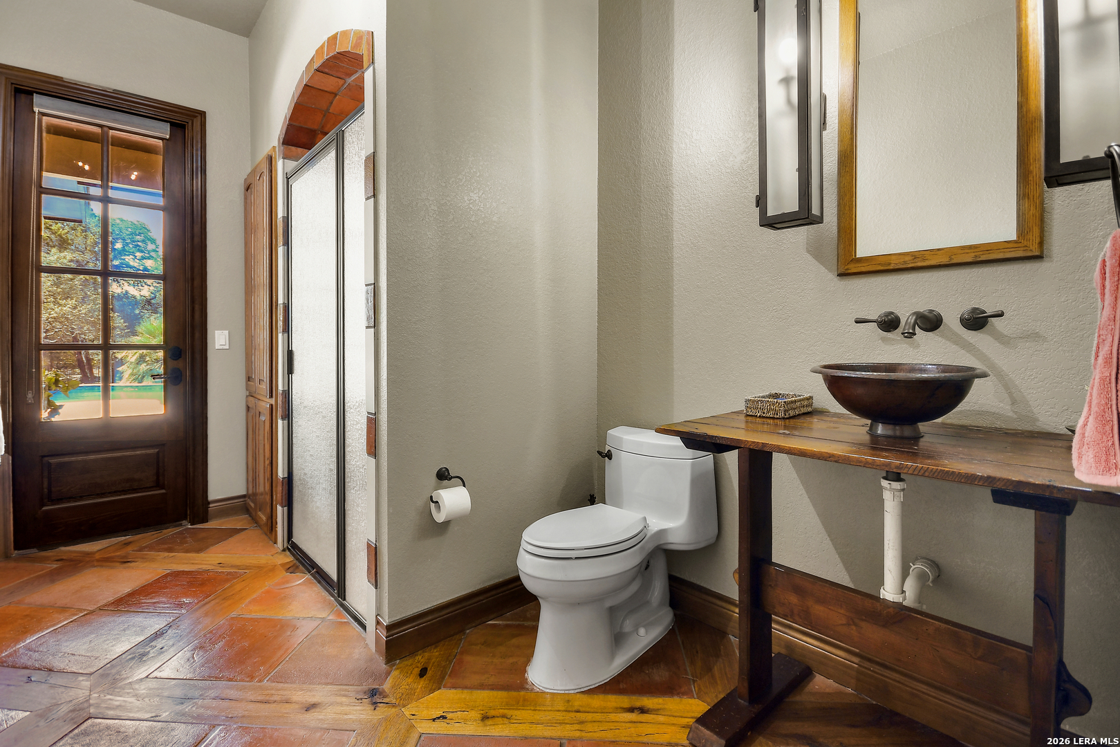 main property photo 40