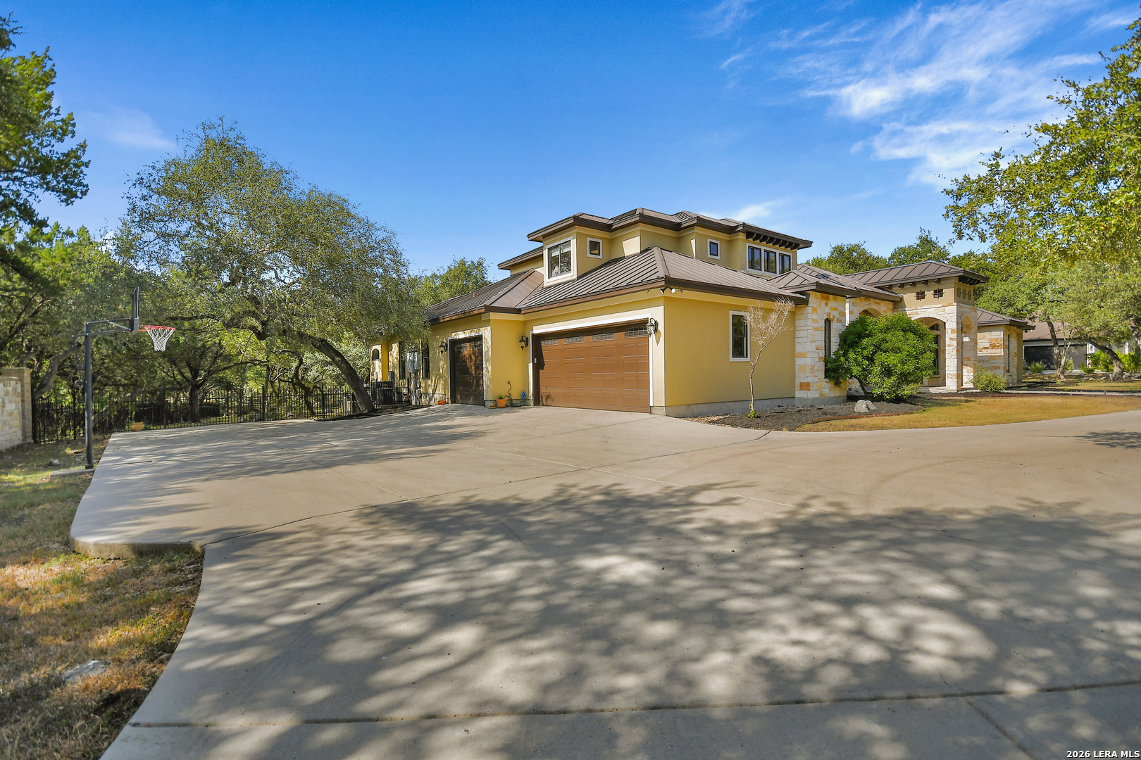 main property photo 7
