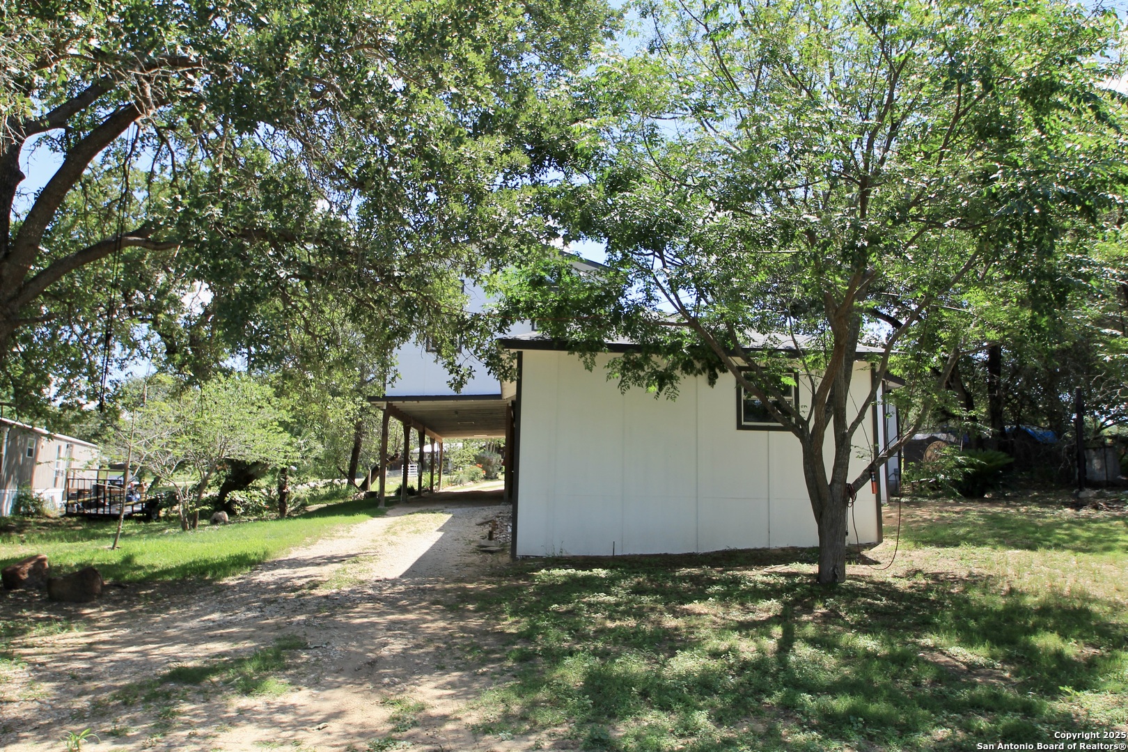 main property photo 16