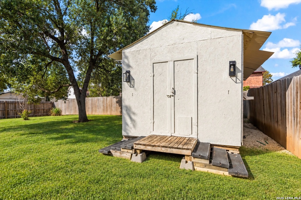 main property photo 28