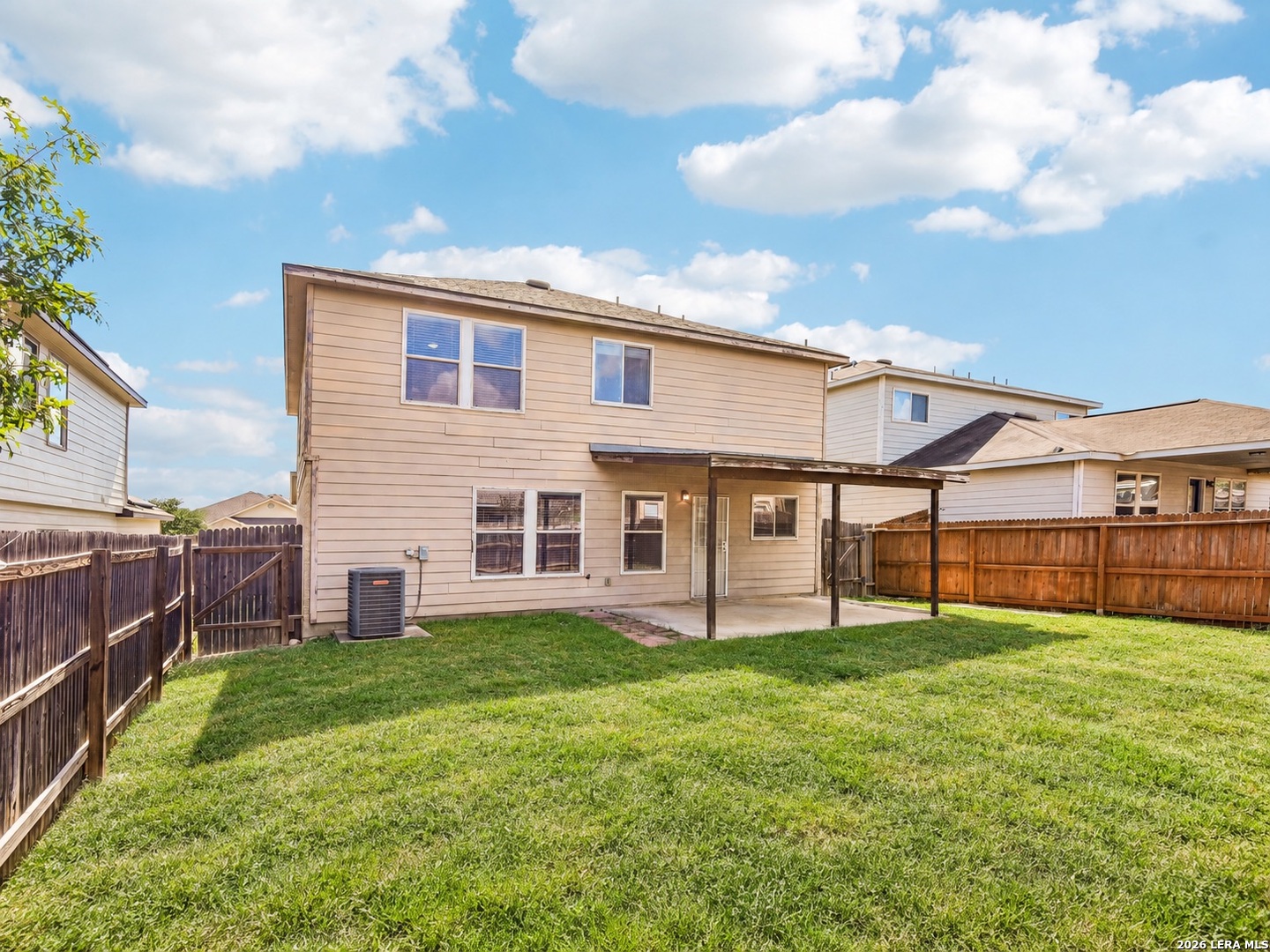 main property photo 40