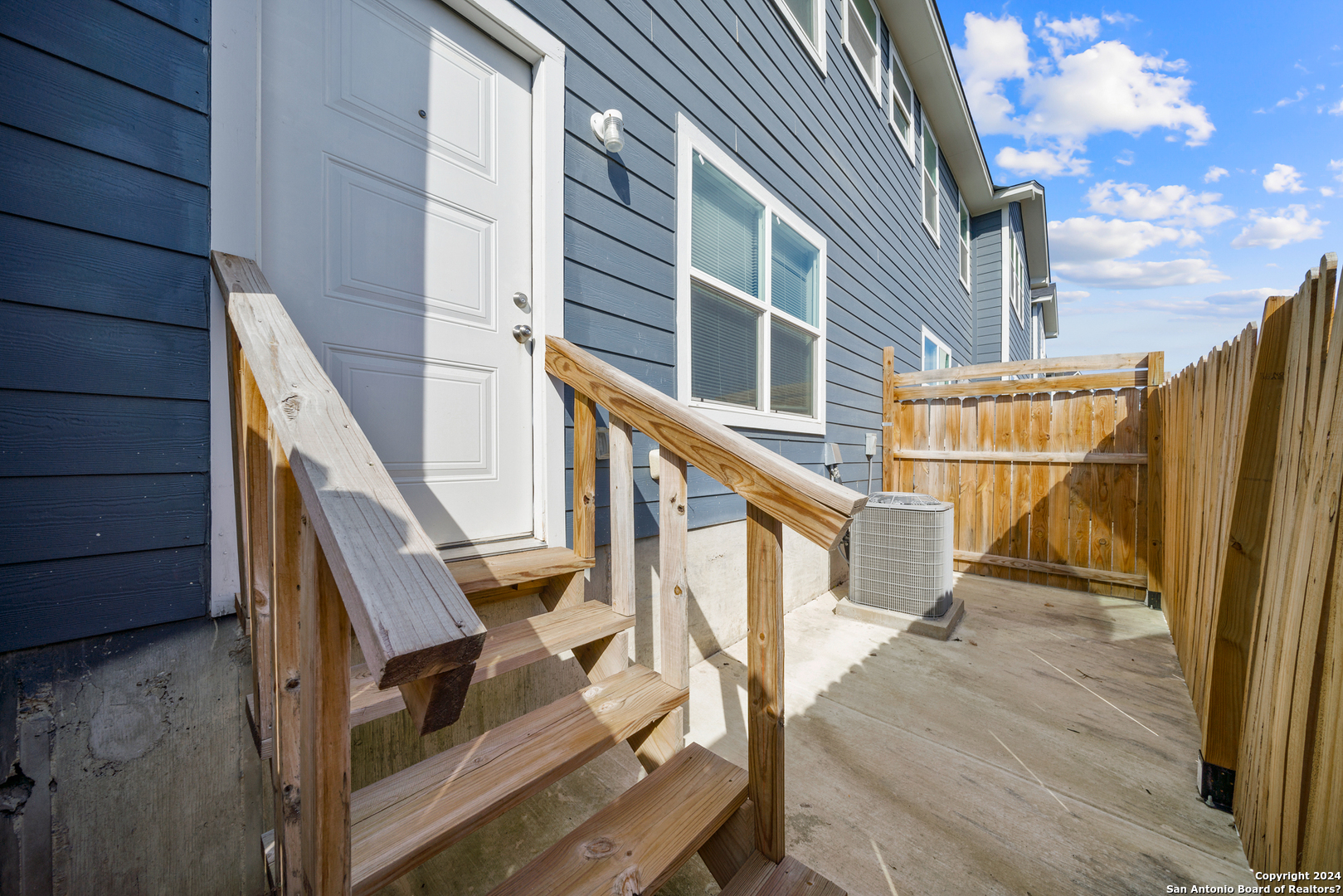 main property photo 23