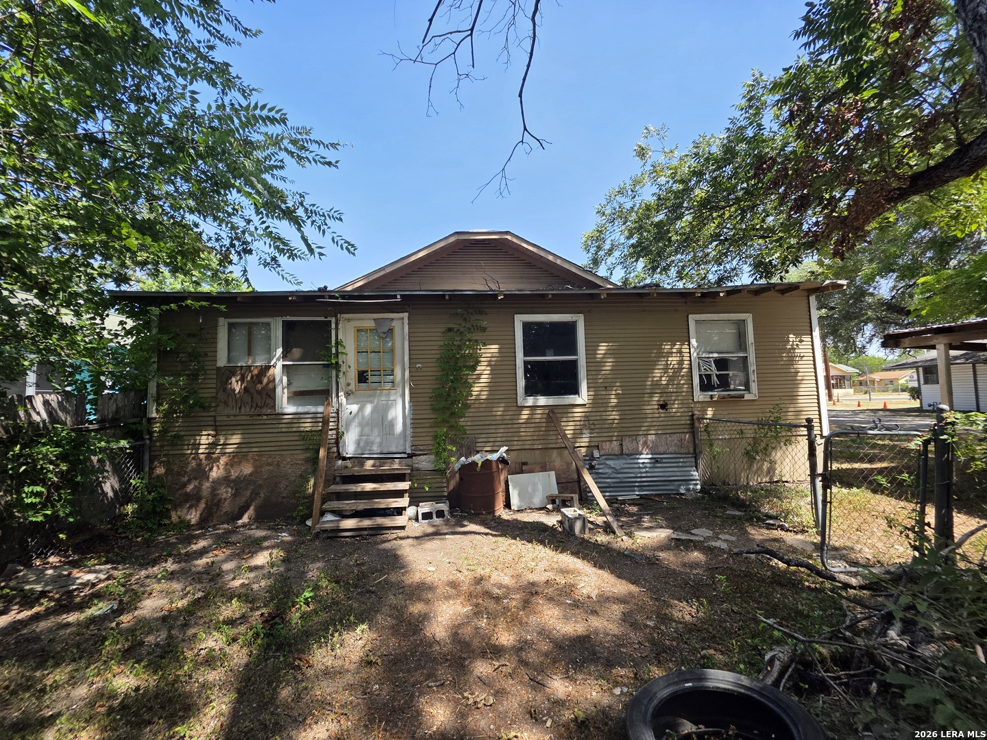 main property photo 4