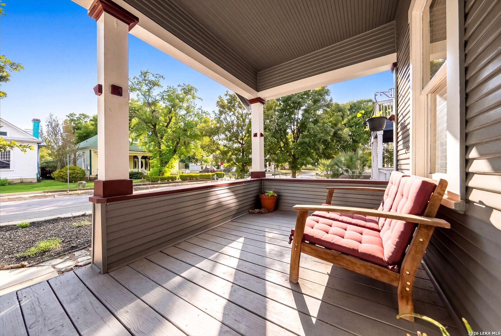 main property photo 4