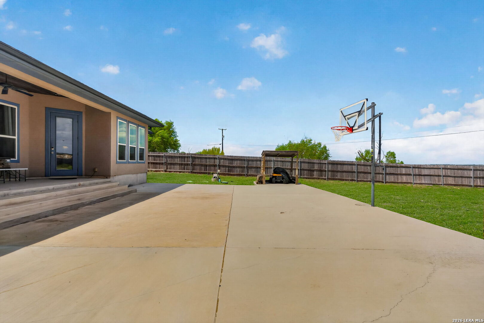 main property photo 27