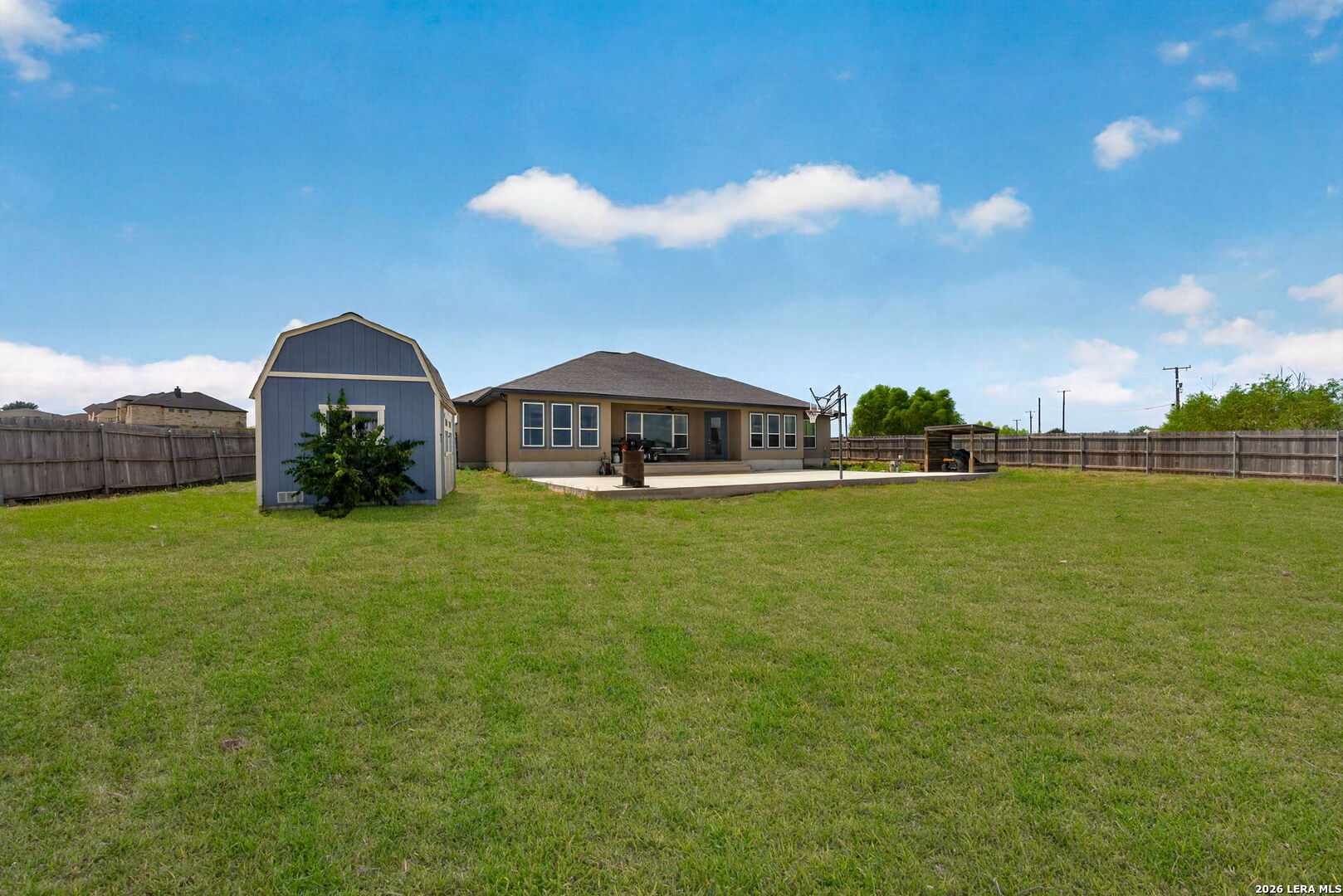 main property photo 28