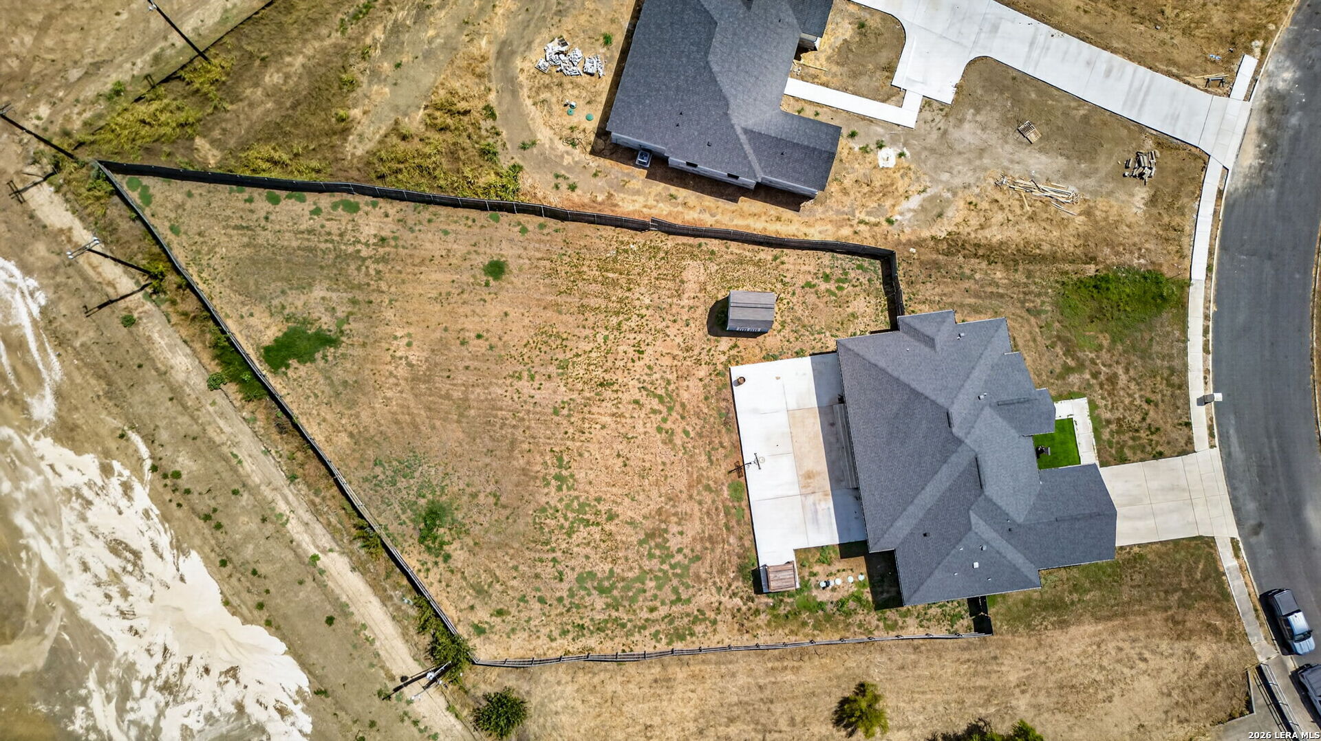 main property photo 35