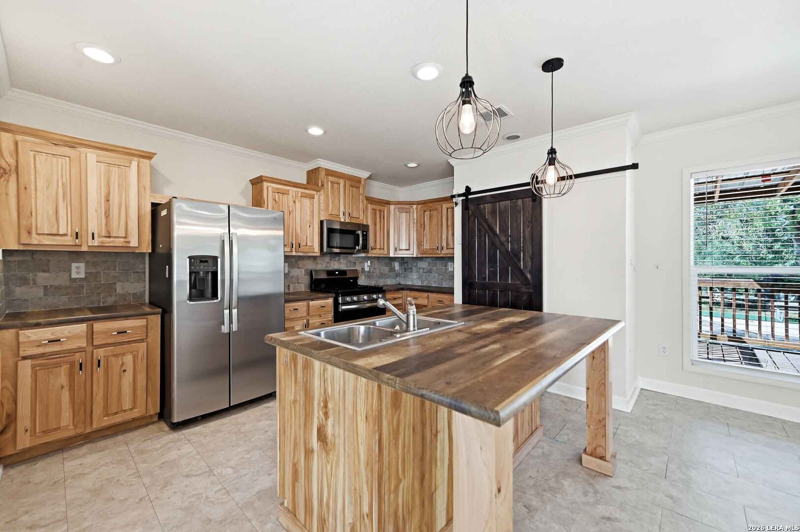 main property photo 17