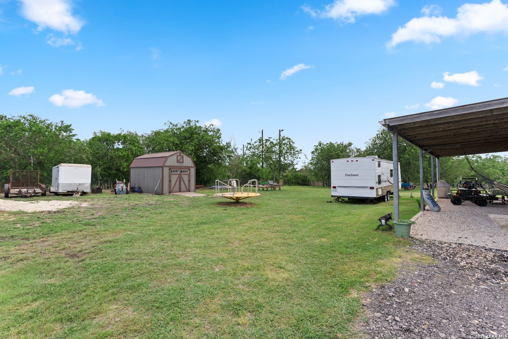 main property photo 32