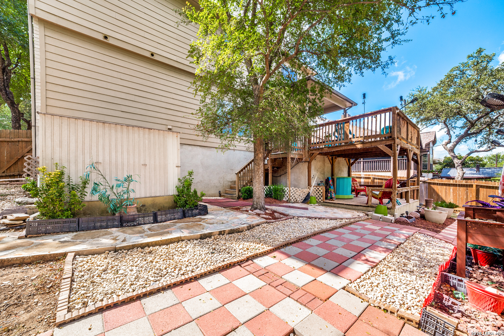 main property photo 23