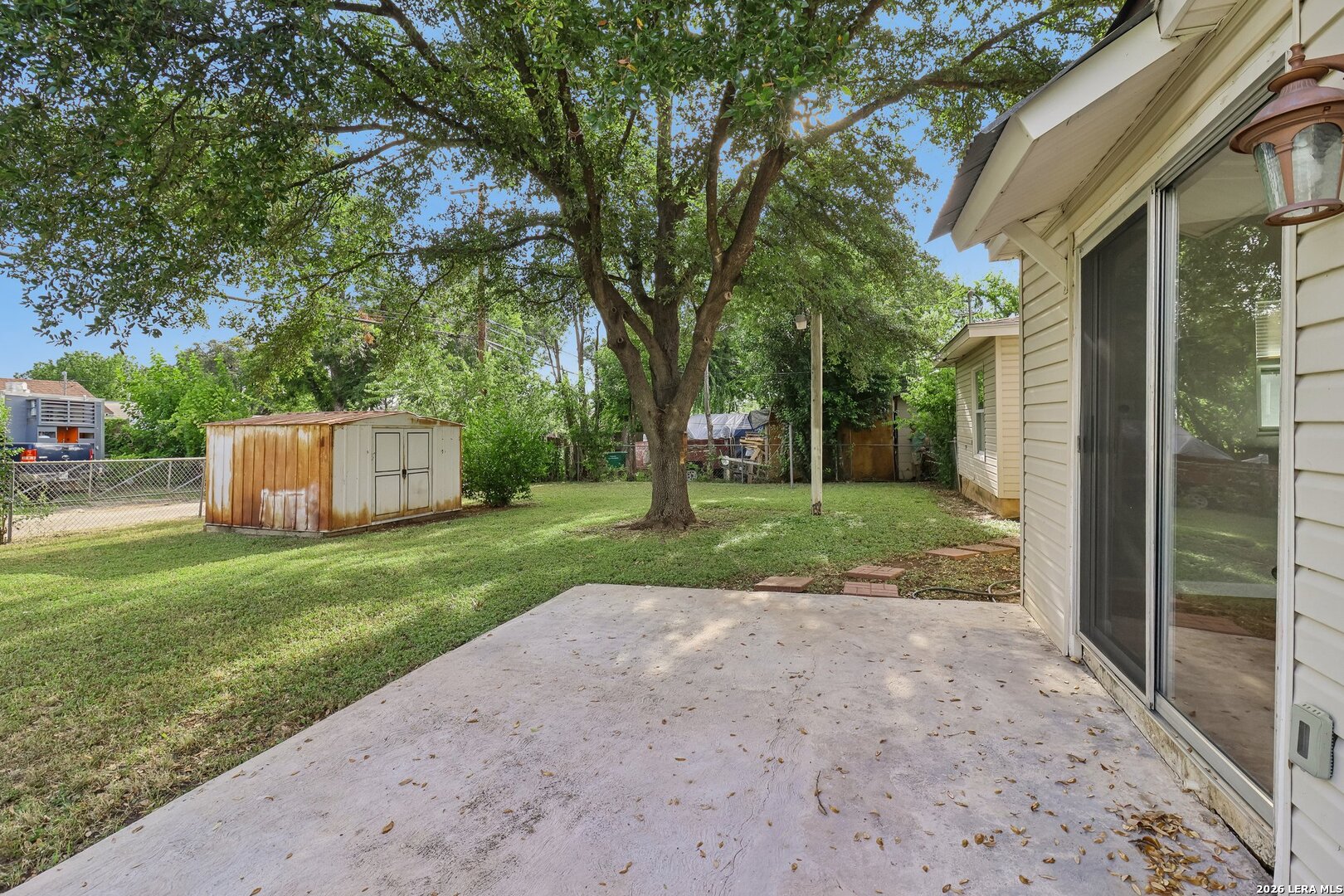 main property photo 28