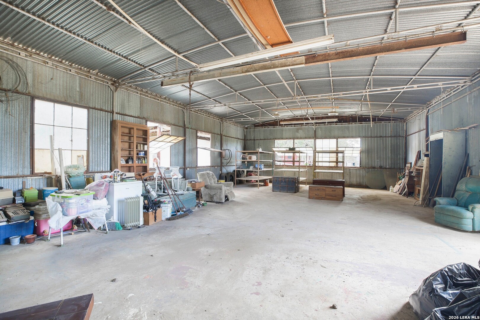 main property photo 28