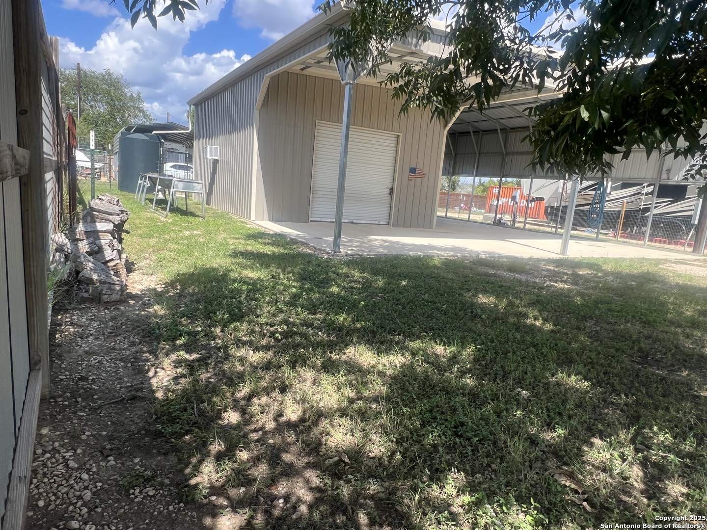main property photo 5