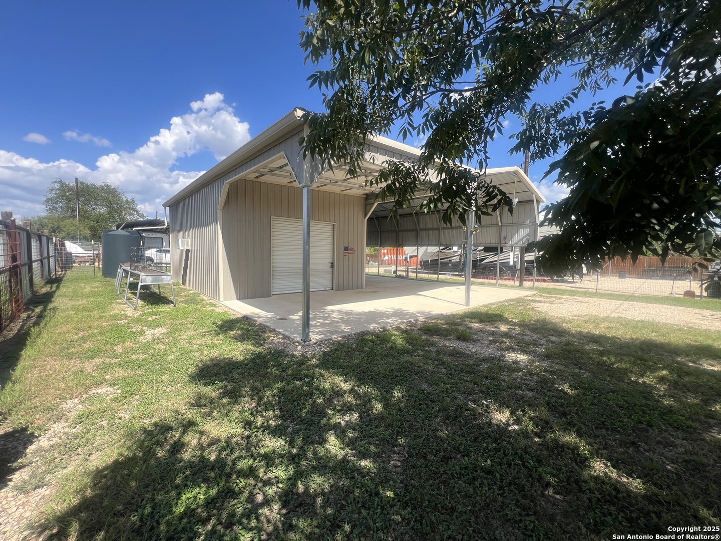 main property photo 7
