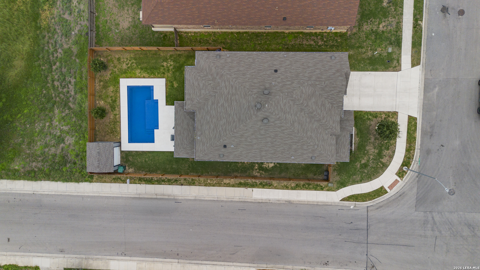 main property photo 34