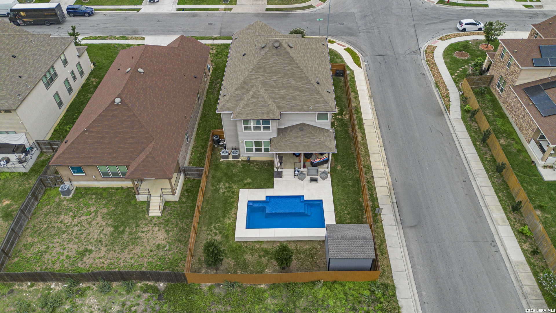 main property photo 35
