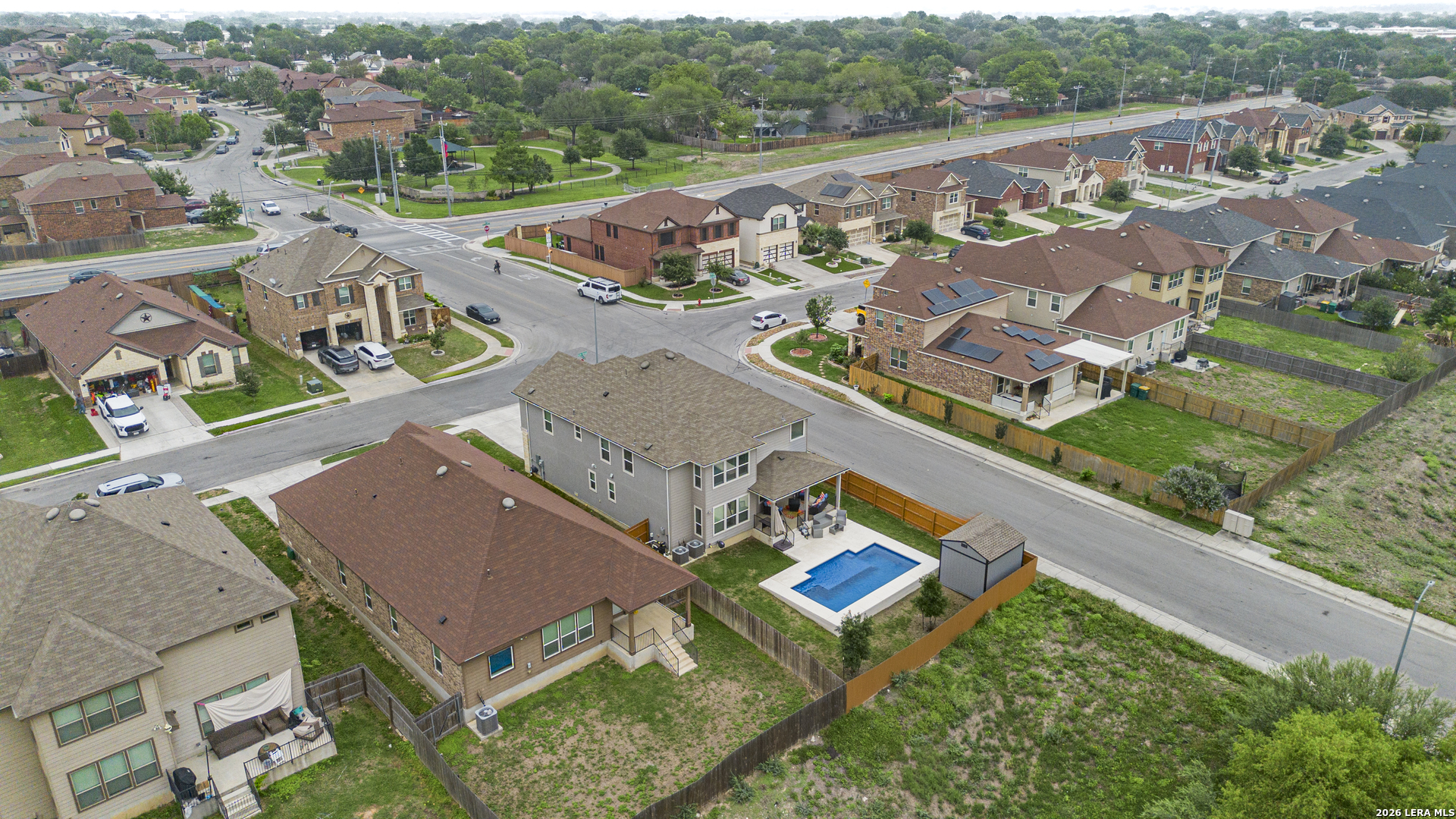 main property photo 36