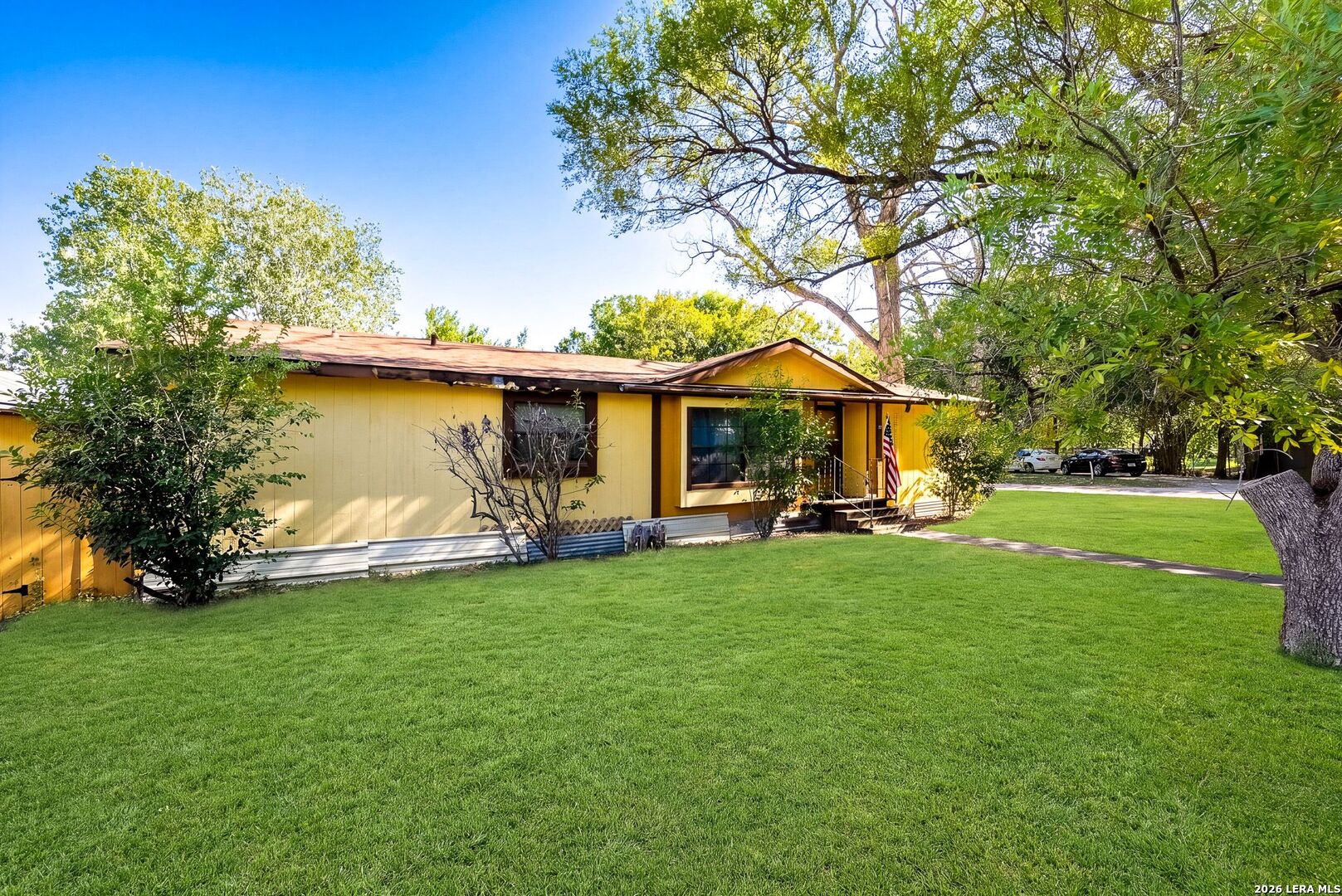 main property photo 3