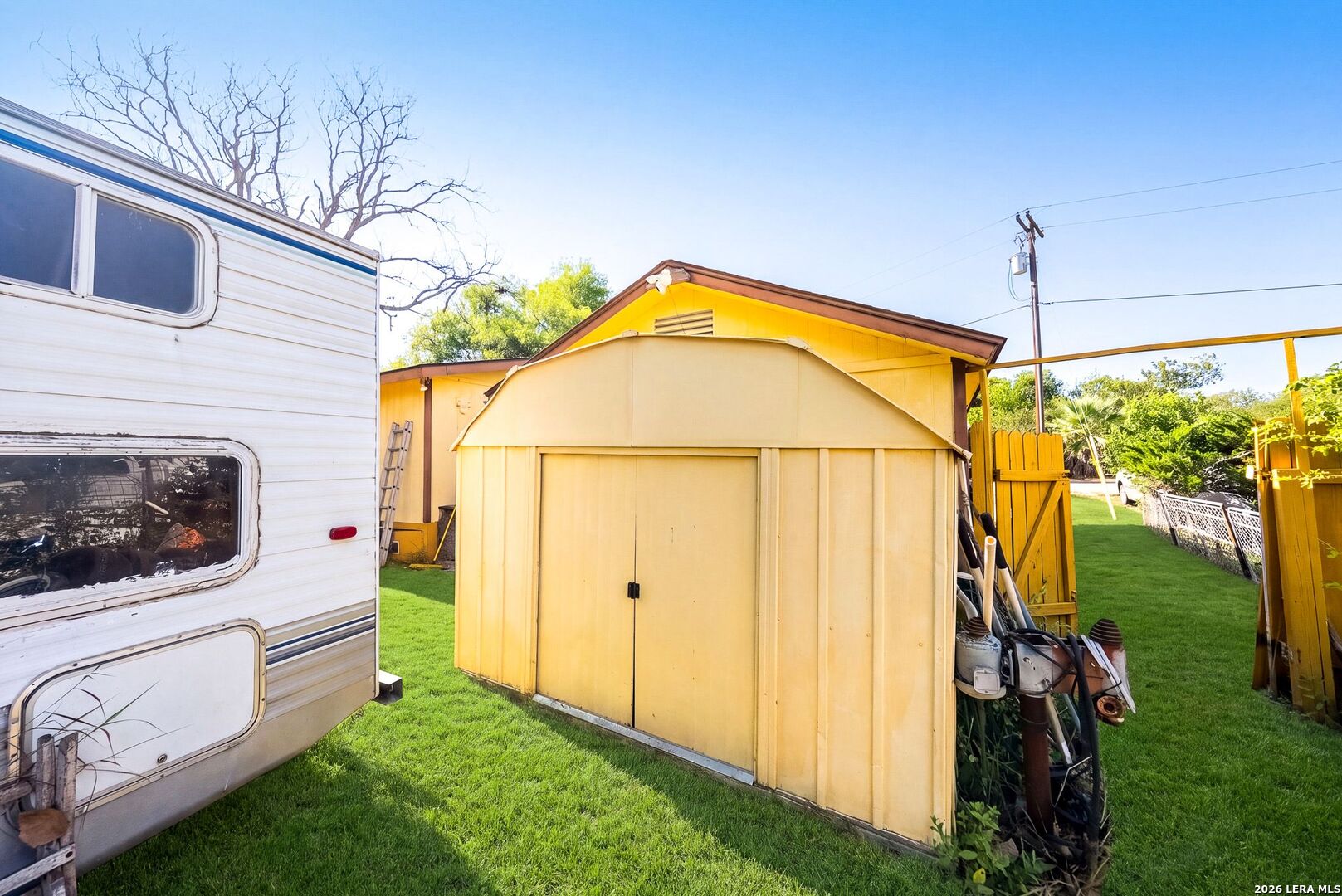 main property photo 40