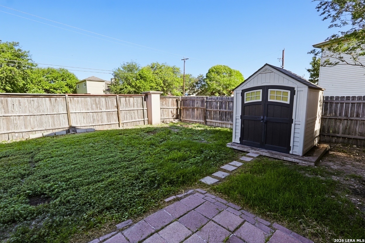 main property photo 30