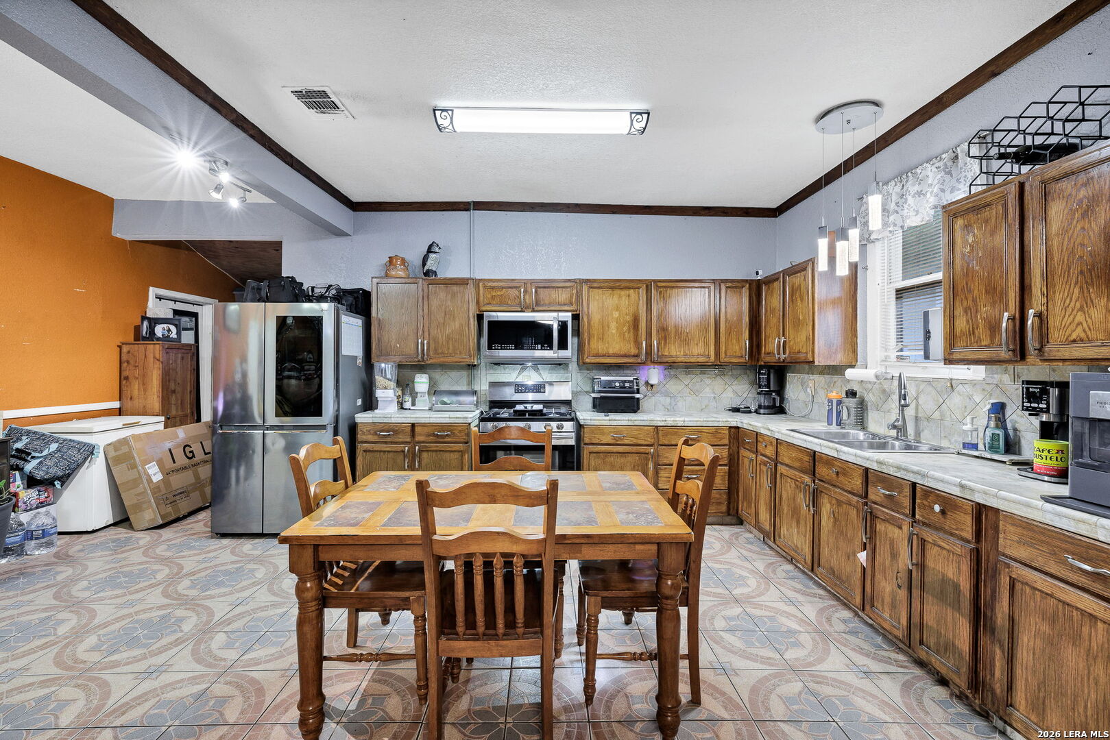 main property photo 10