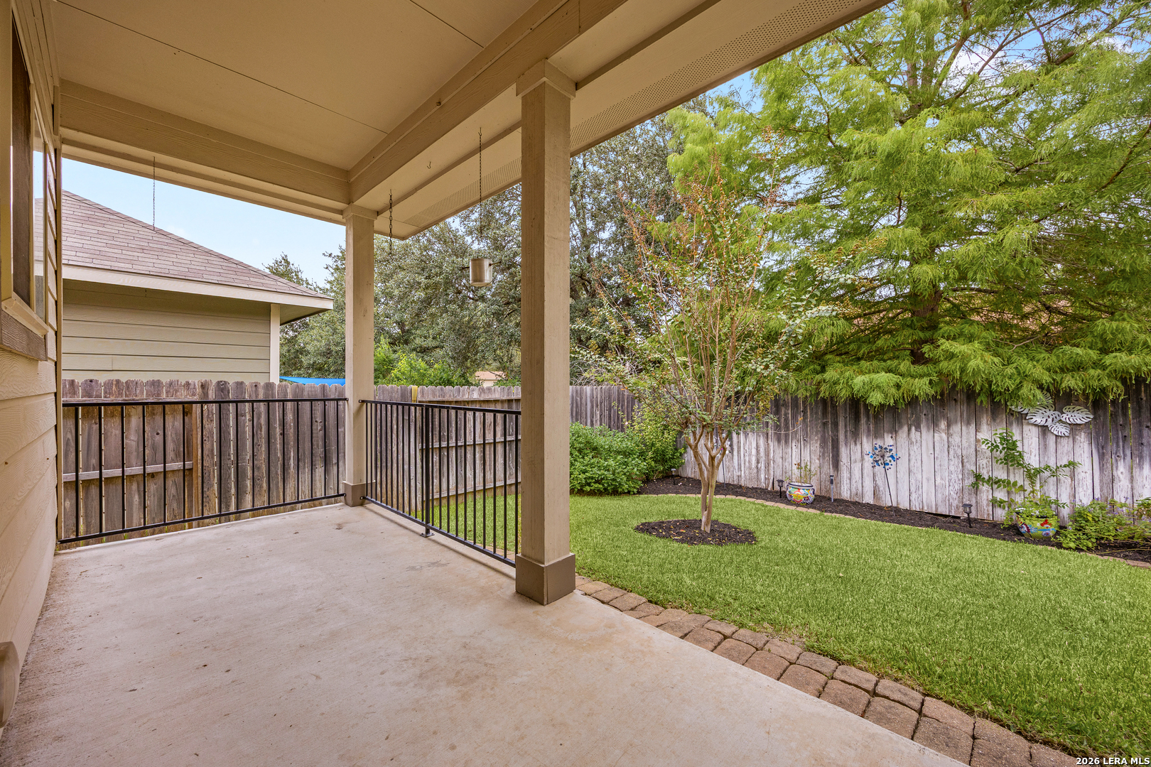 main property photo 30