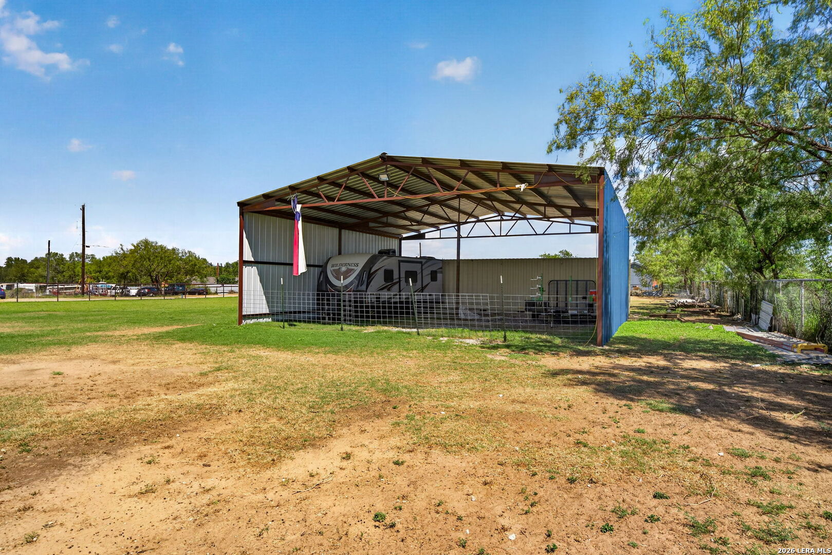 main property photo 30