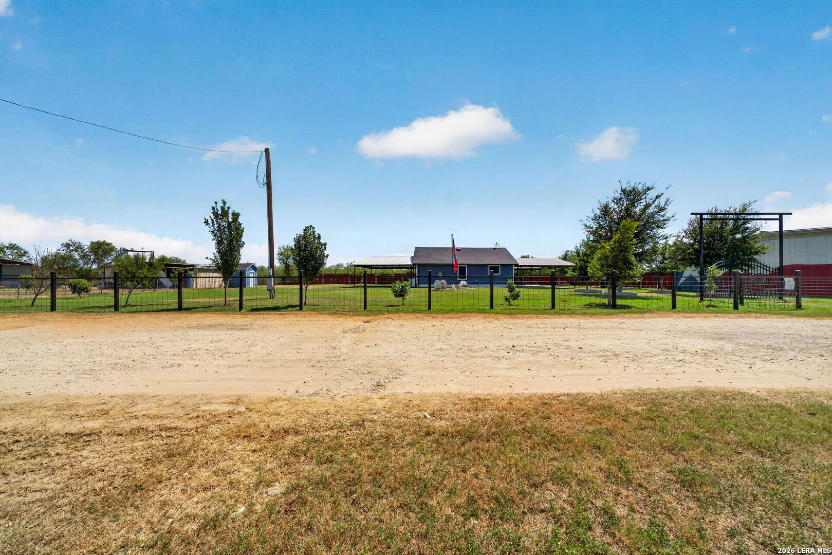 main property photo 33