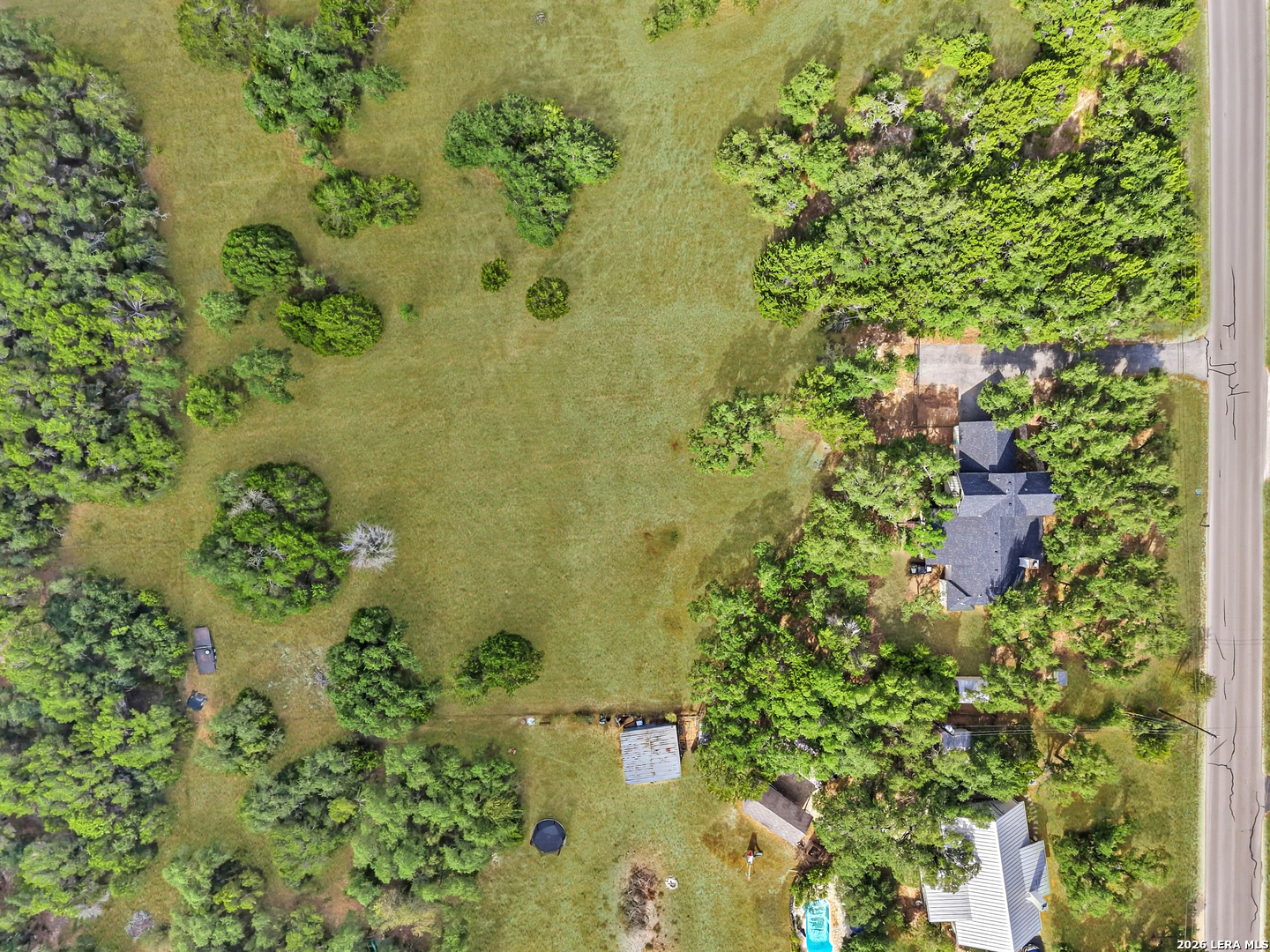 main property photo 34