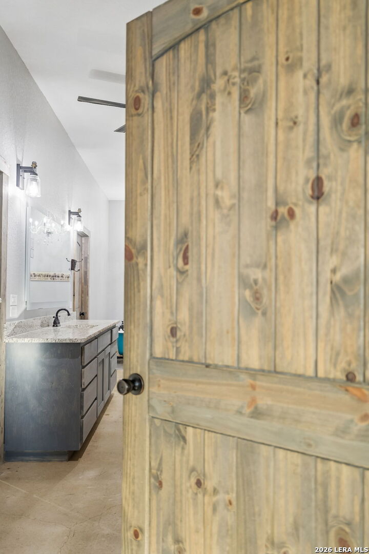 main property photo 123