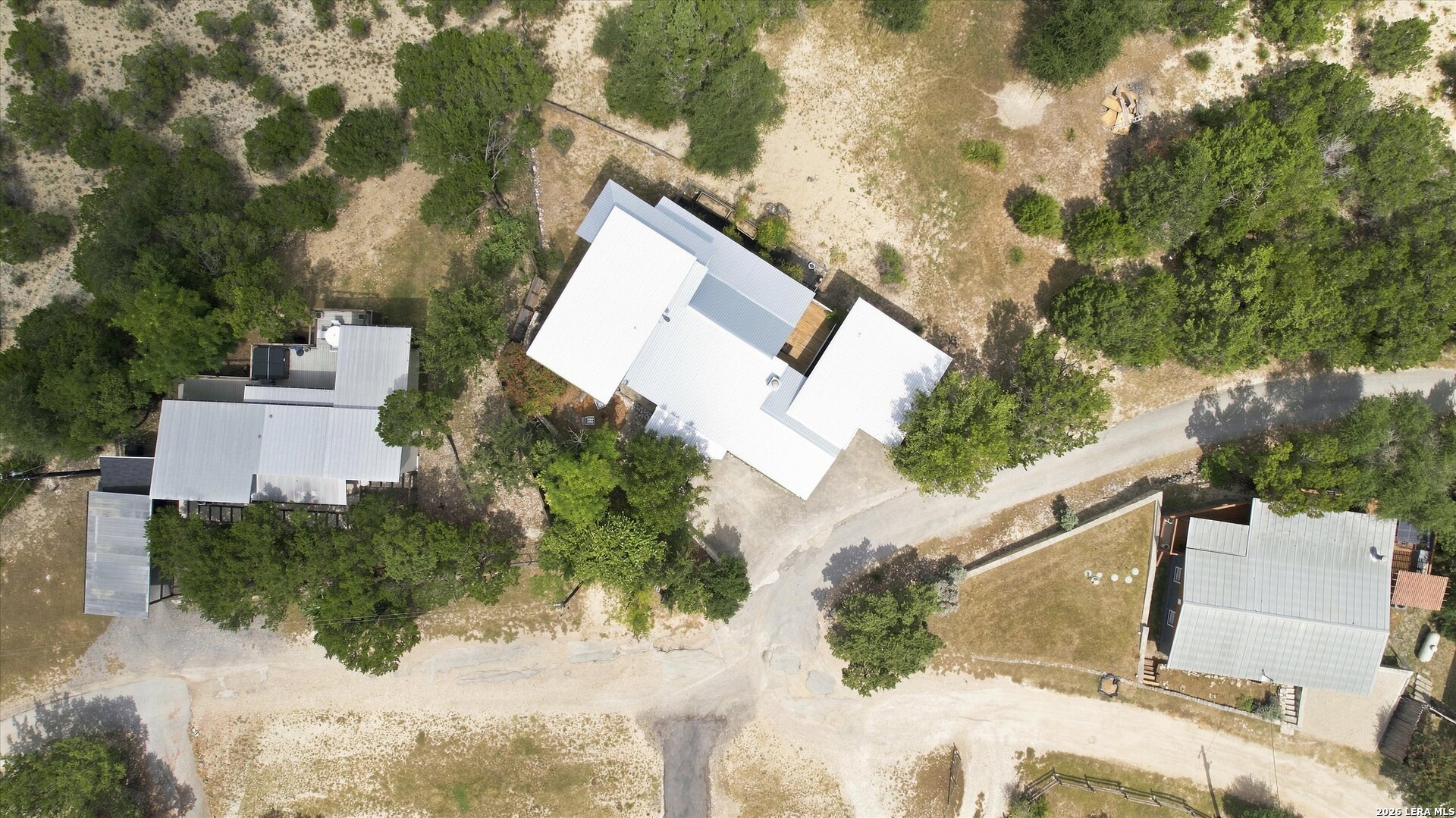 main property photo 36