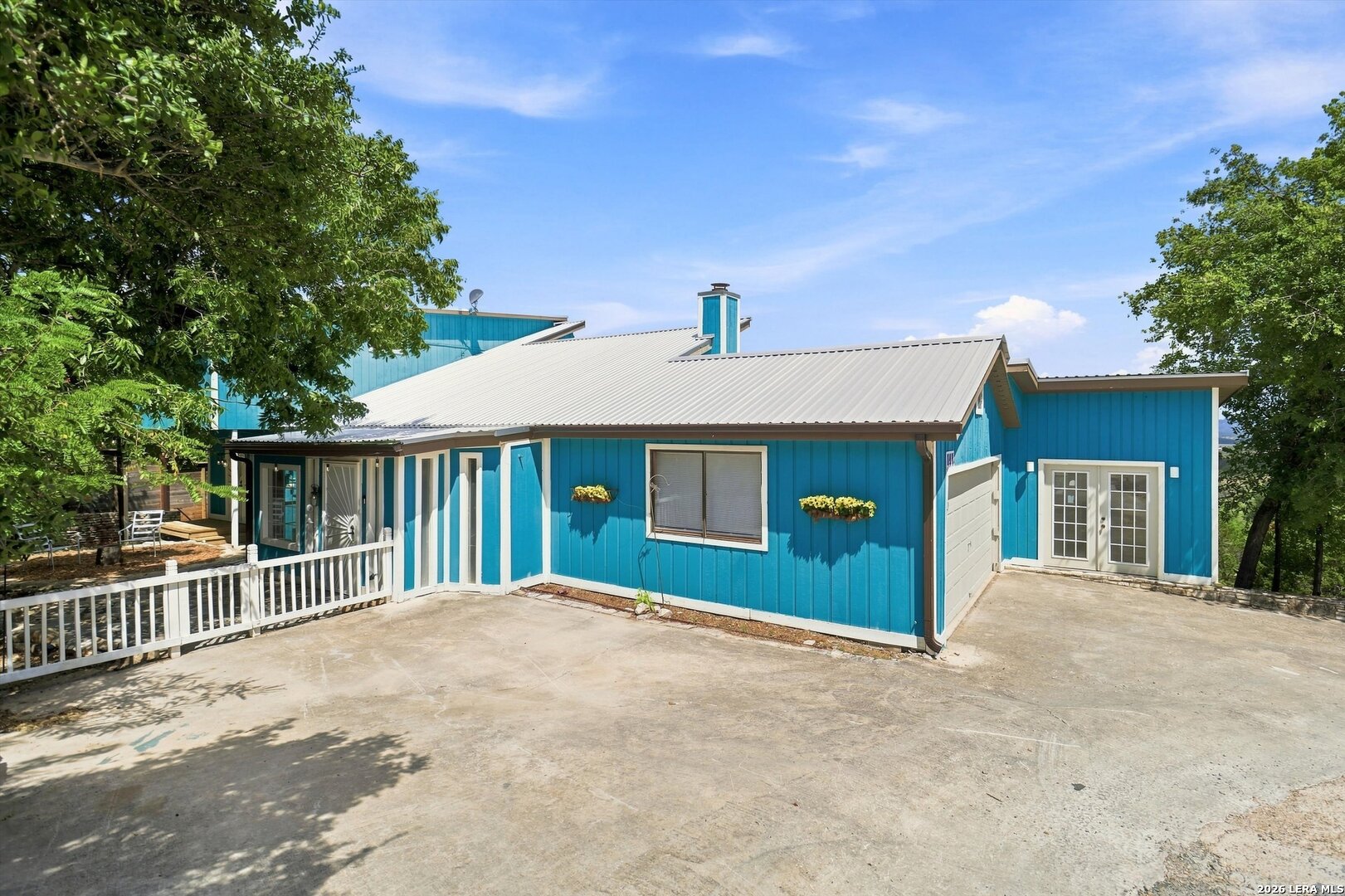 main property photo 40
