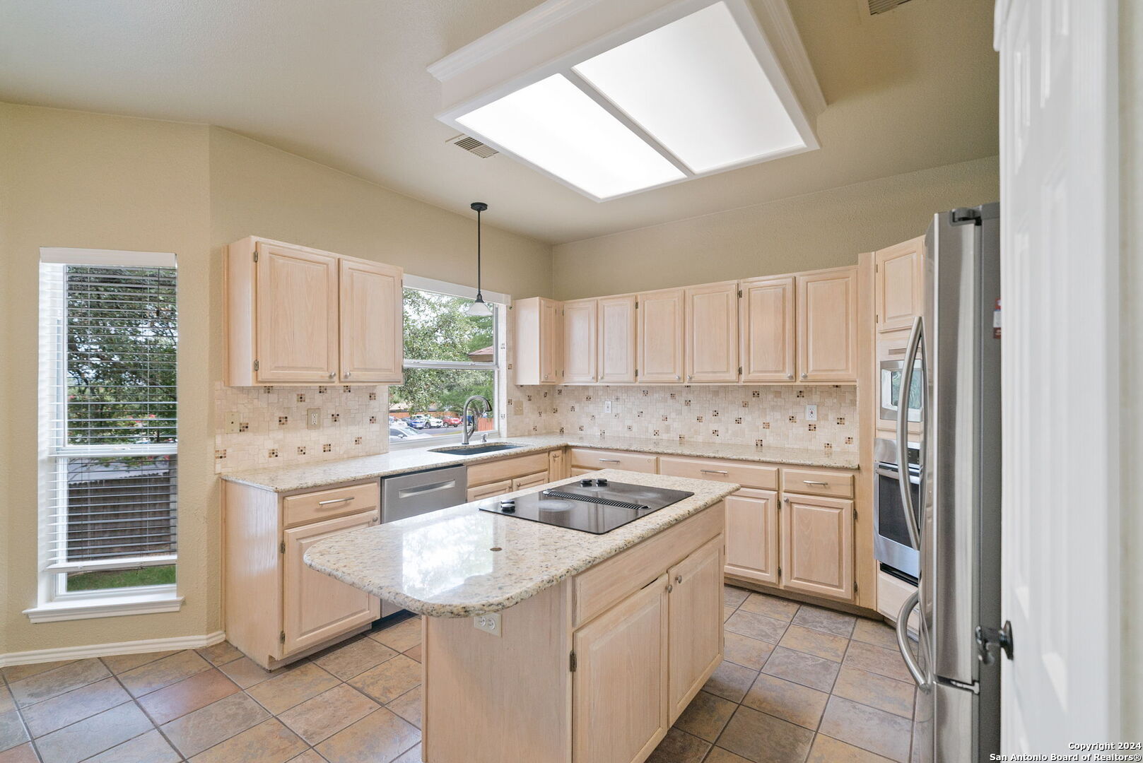 main property photo 13