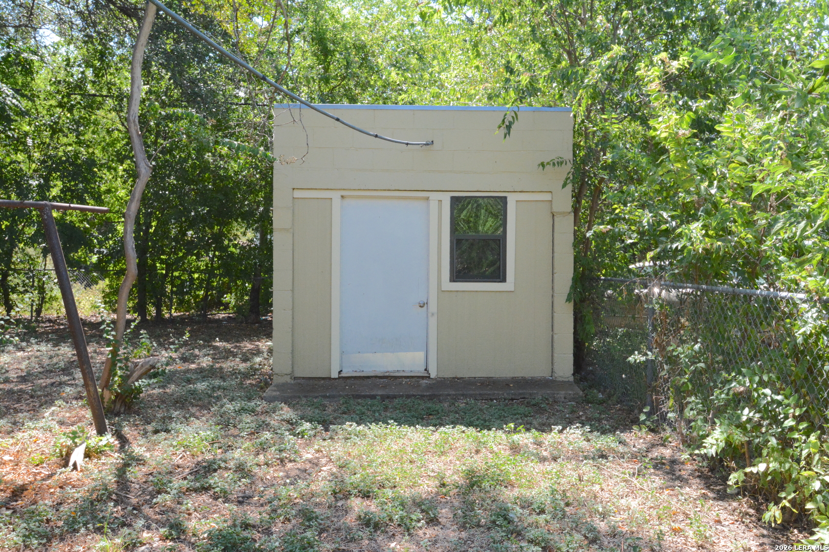 main property photo 10