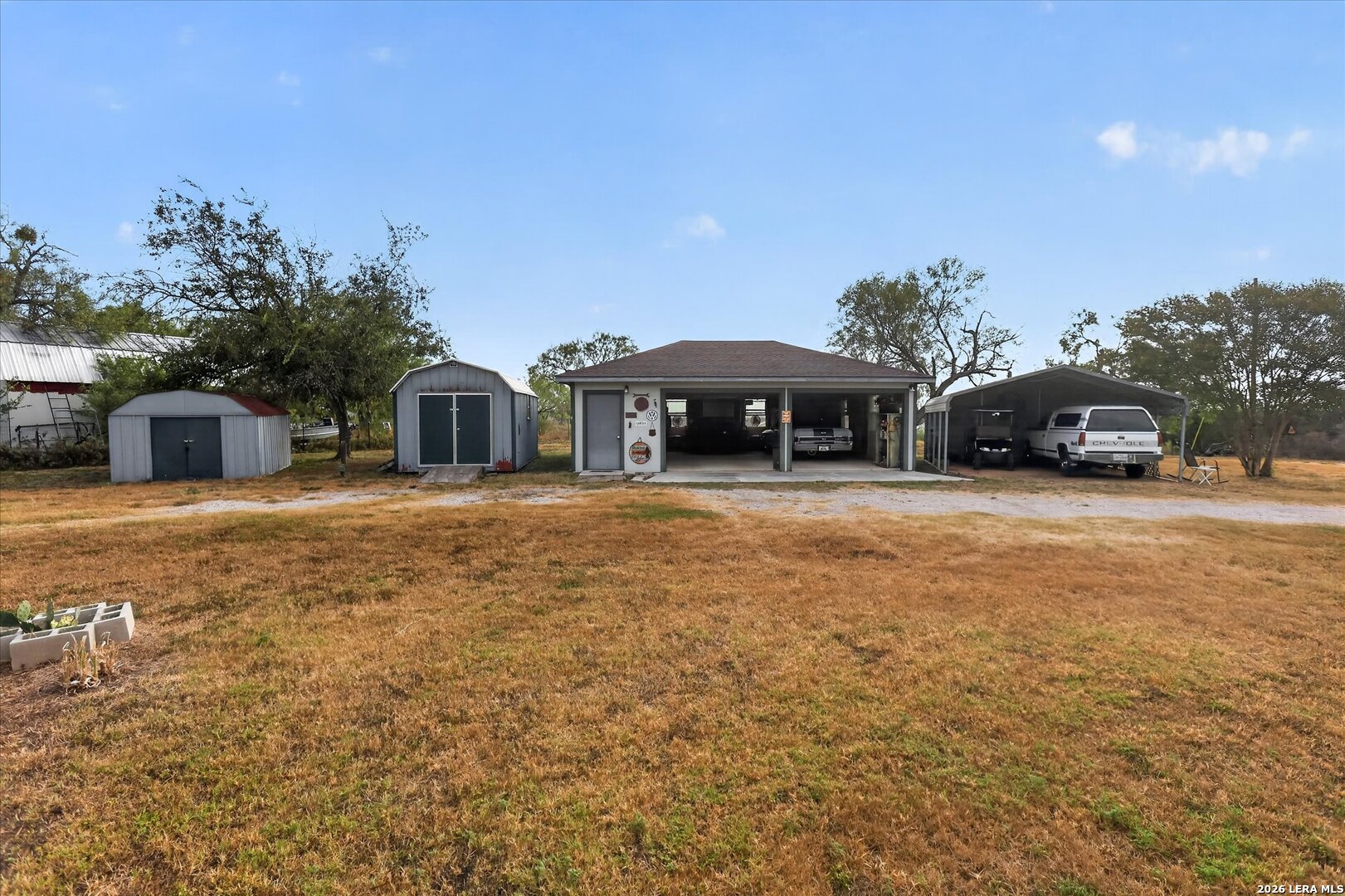 main property photo 38