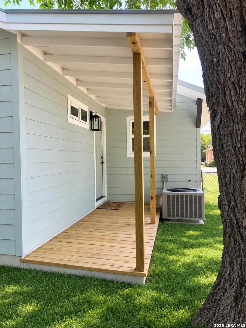 main property photo 27