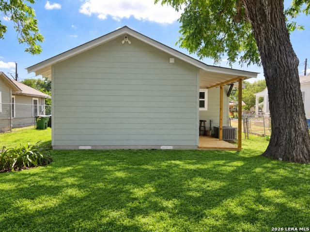 main property photo 28