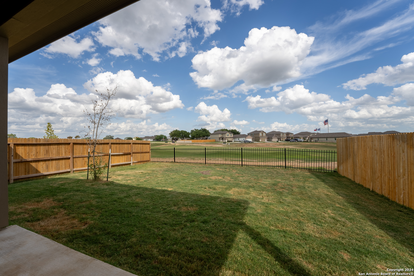 main property photo 12