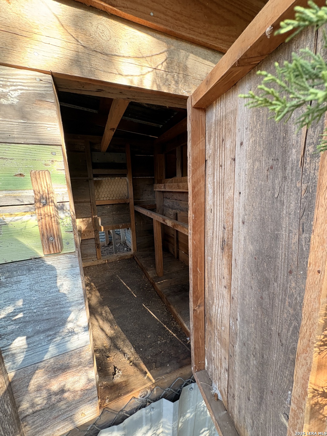 main property photo 25