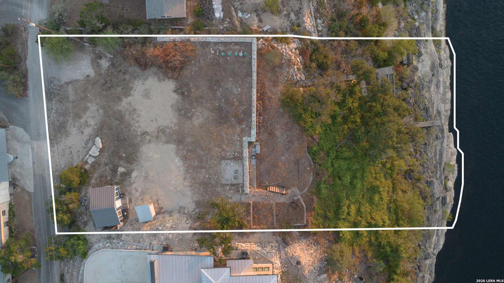 main property photo 29
