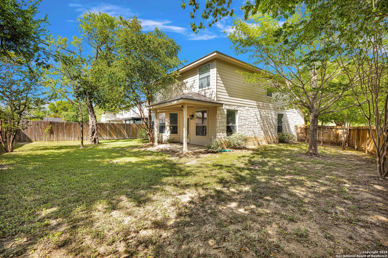 main property photo 25