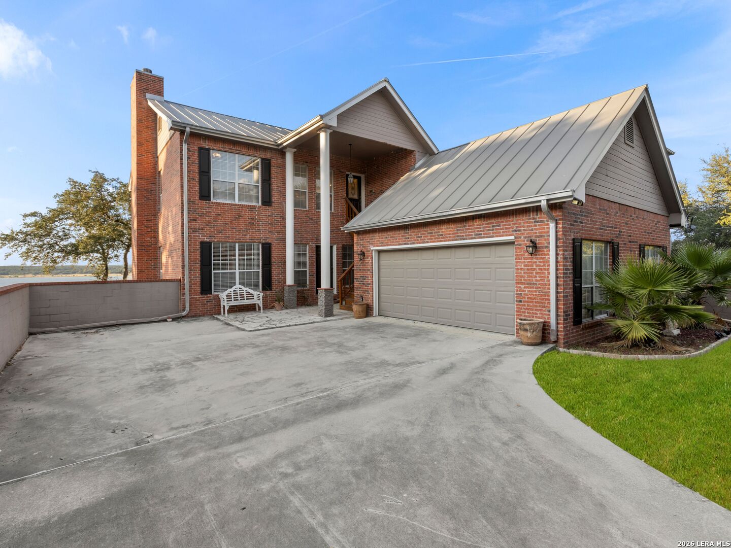 main property photo 10