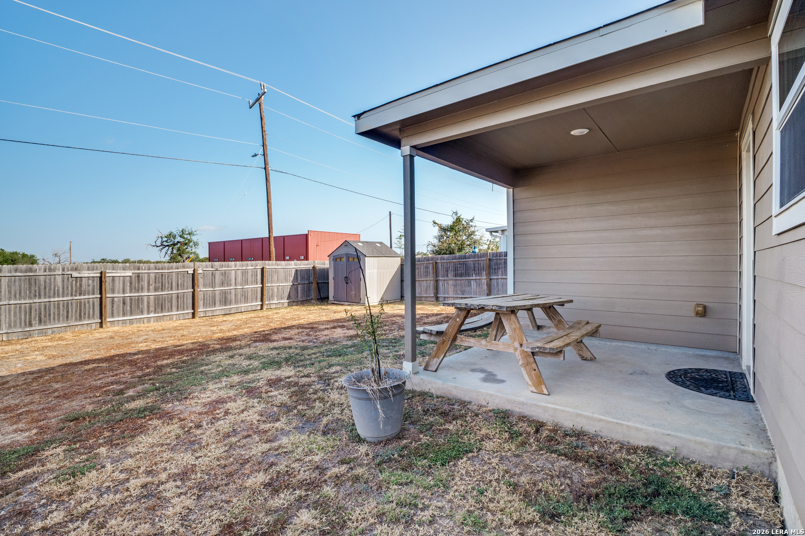 main property photo 18