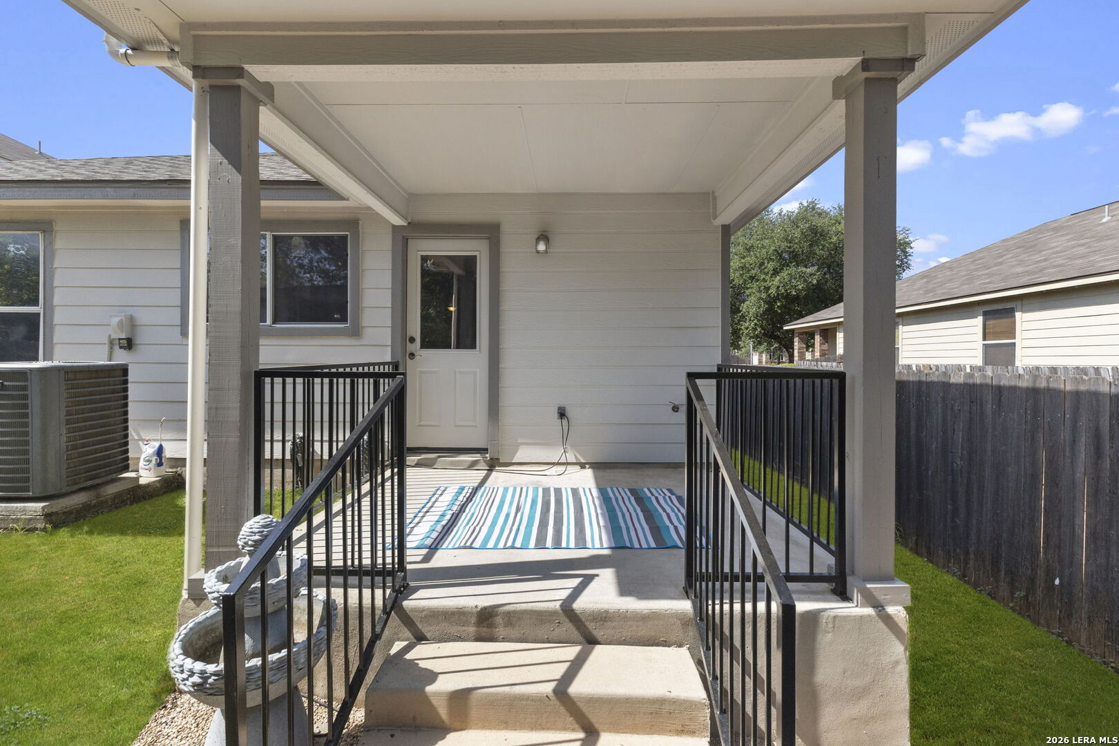 main property photo 28