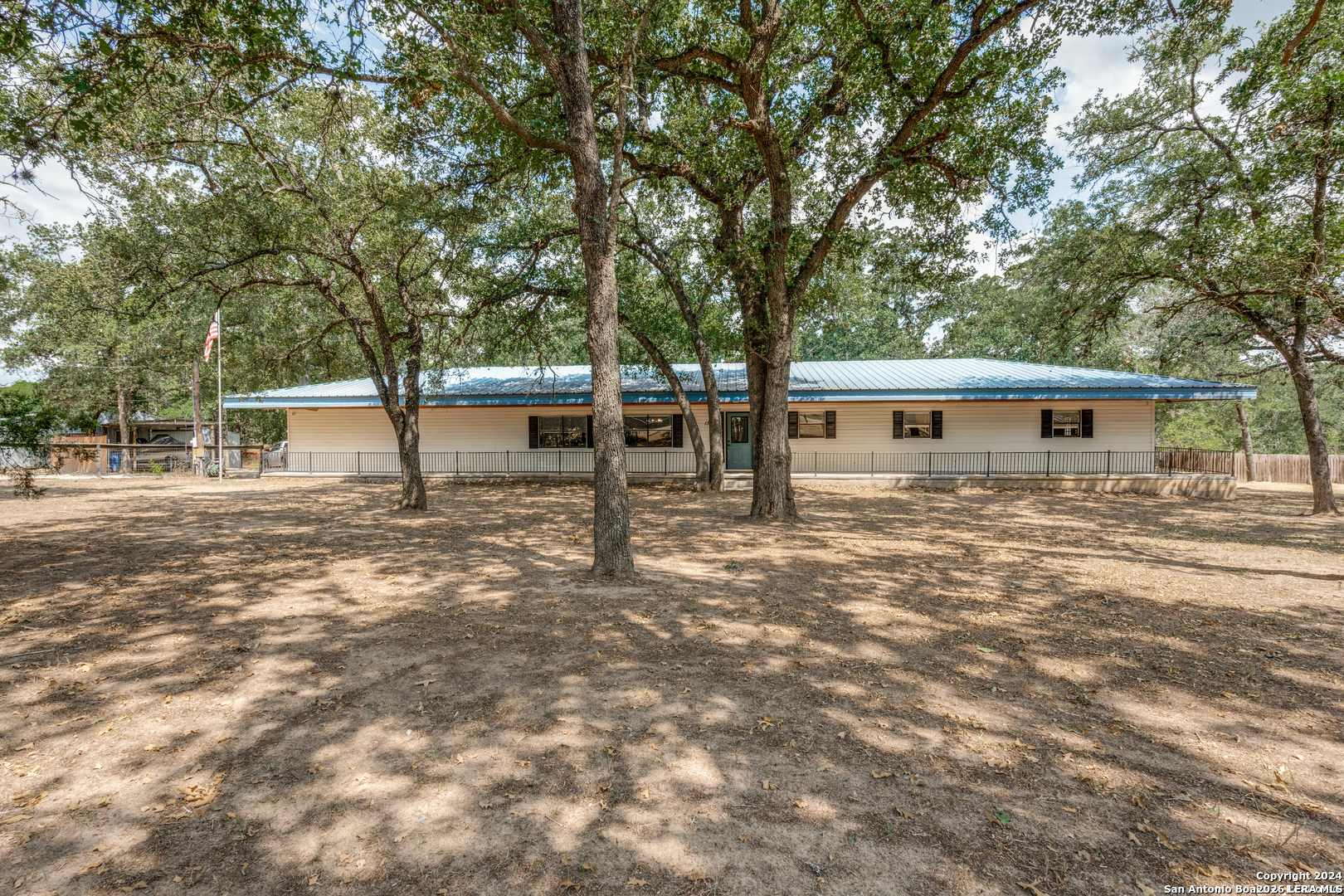 main property photo 36