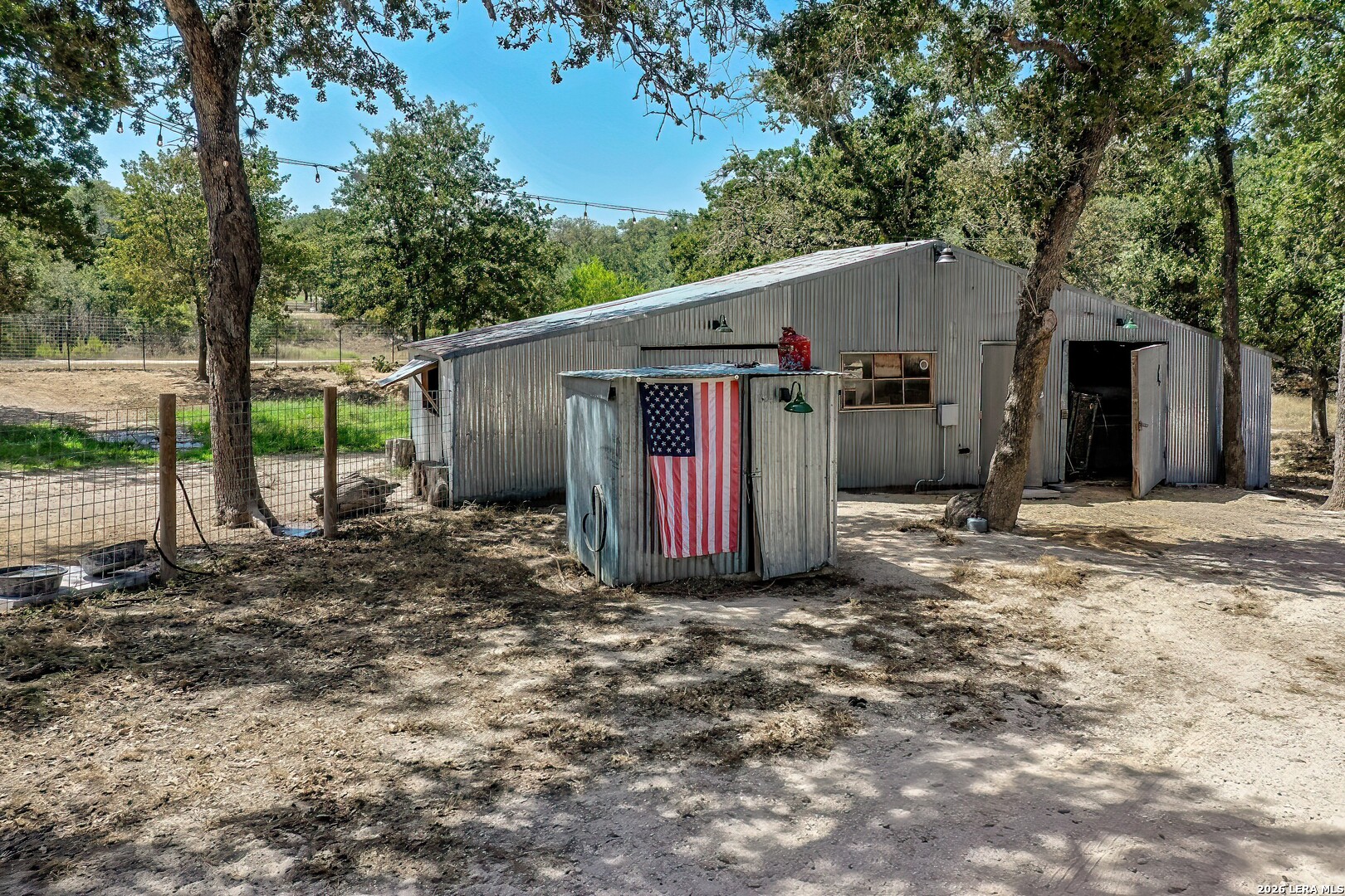 main property photo 39