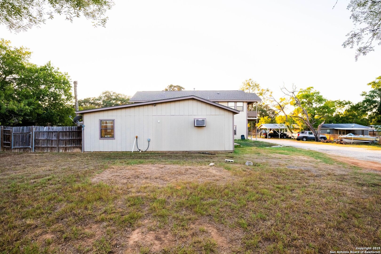 main property photo 41