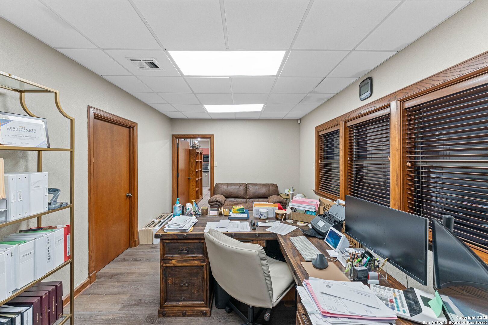main property photo 8