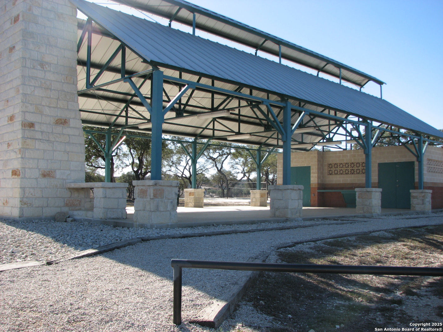 main property photo 11