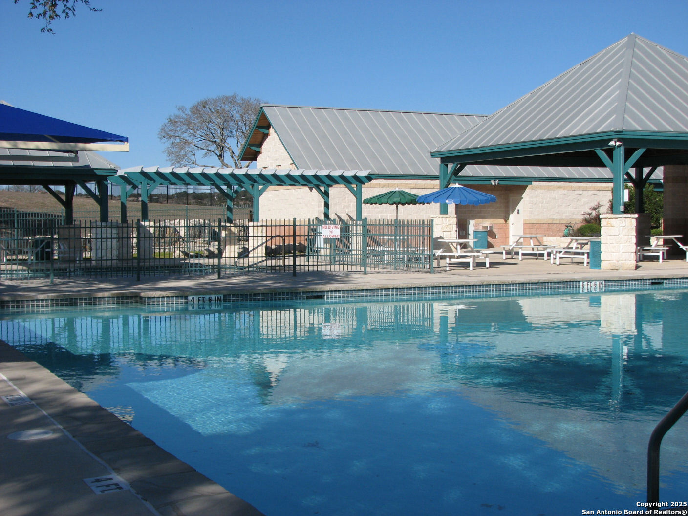 main property photo 13
